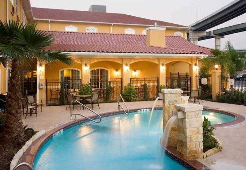 Towneplace Suites By Marriott San Antonio Airport Exterior photo